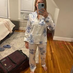 New with Tags! Size XS Le Rose getting ready pajama set